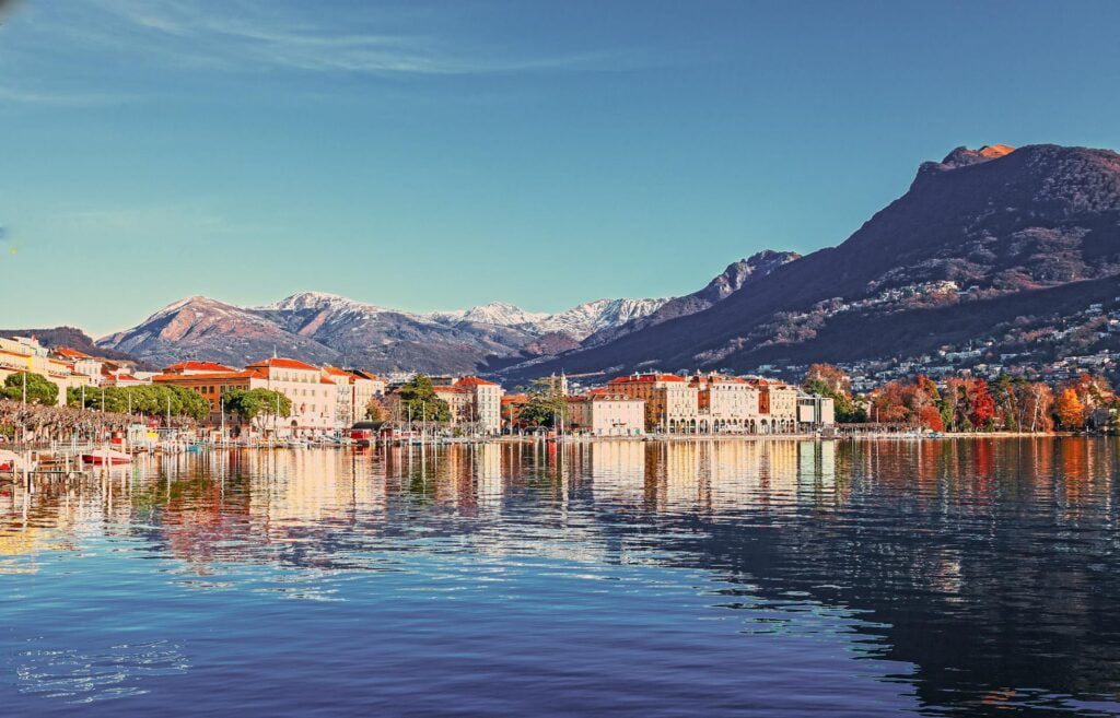 Guide: Essentiels à emporter pour vos vacances en Suisse