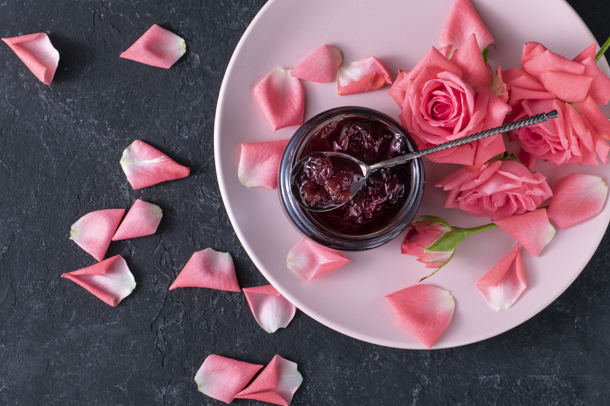 Confiture de pétales de rose pour recycler les roses de Saint Valentin