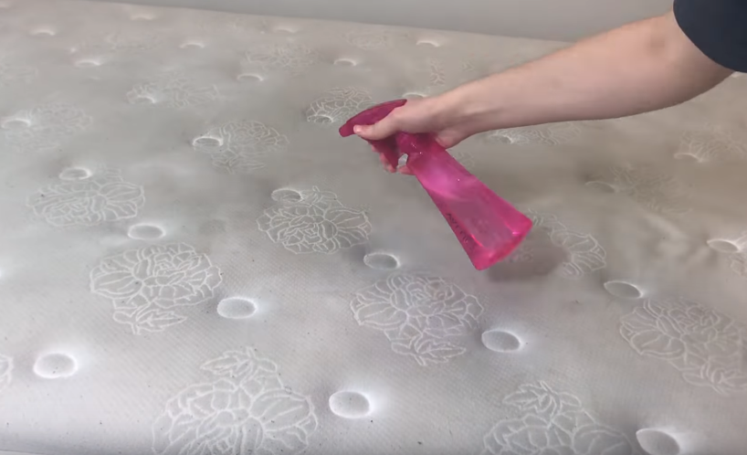 nettoyer un matelas avec du liquide vaisselle