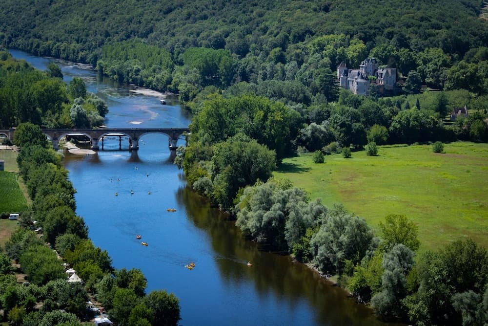 Clash of Clans IRL : voyage dans les villages fortifiés d’Aquitaine